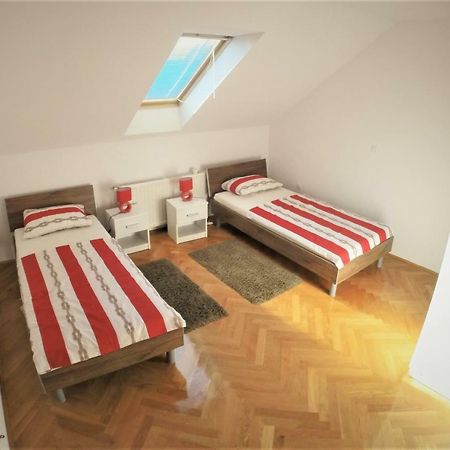 Apartments "Pavic" Near Zagreb Airport Velika Gorica Exteriér fotografie